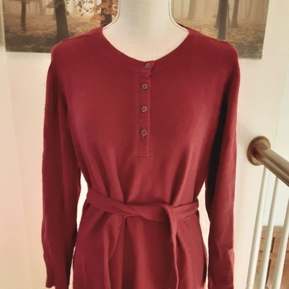 Vintage 100% Cashmere Red Dress with Belt - Picture 2 of 9